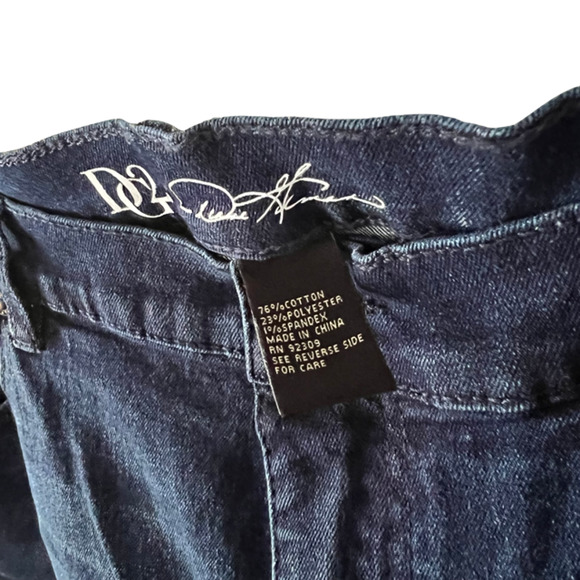 DG2 by Diane Gilman Wide Leg Crop Jeans Embroidered Frayed Hem Indigo - Picture 7 of 8